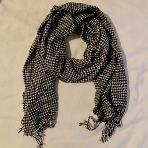Houndstooth Black & White Scarf